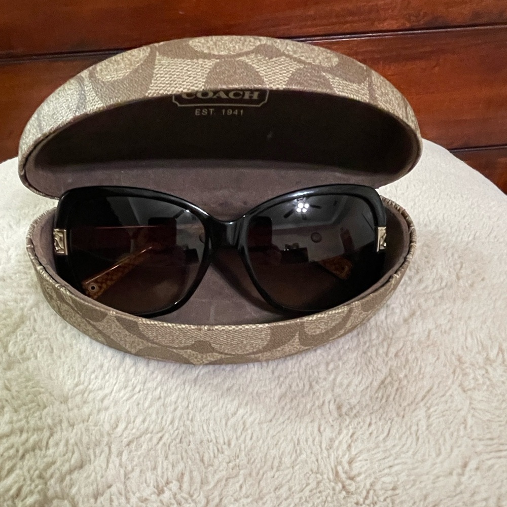 COACH Sunglasses for woman